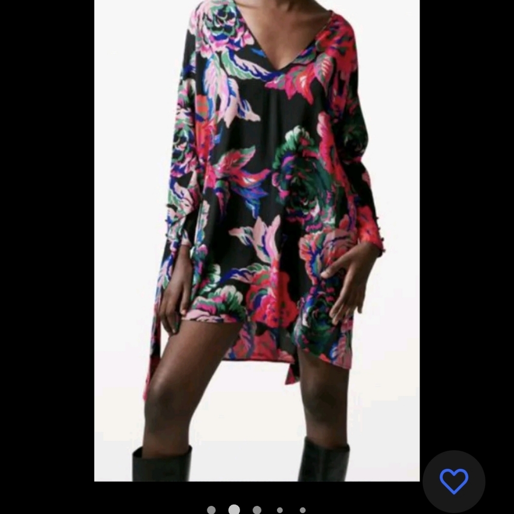 Dress - Picture 2 of 4